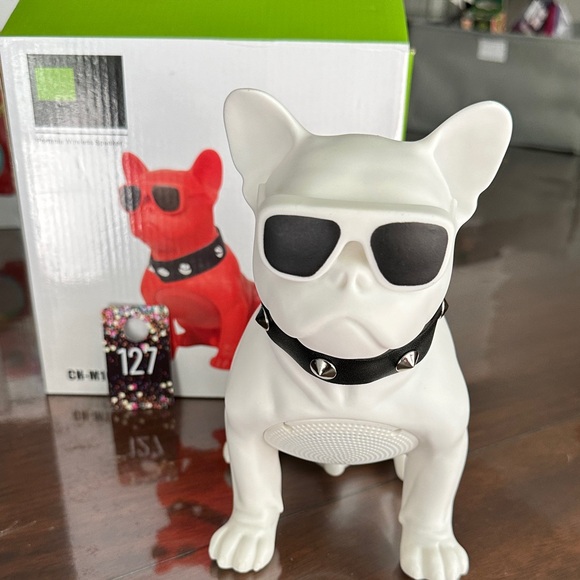 127, CH-M10 White  Bulldog Portable Wireless Speaker with Black Color - Picture 1 of 8